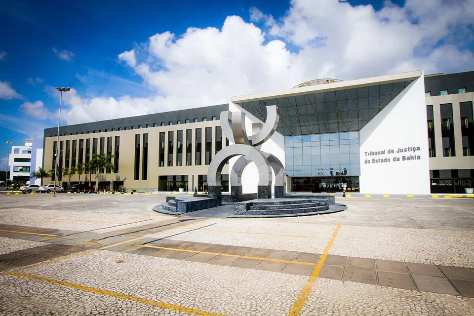 Tribunais e Ministérios Públicos de 8 estados criam penduricalhos após decisão do STF