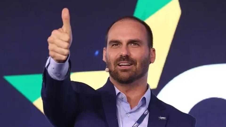 STF forma maioria para condenar Eduardo Bolsonaro por coação processual