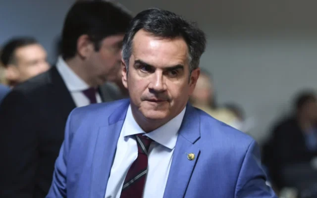 PF apreende na churrasqueira de Ciro Nogueira manuscrito com nomes de deputados e valores