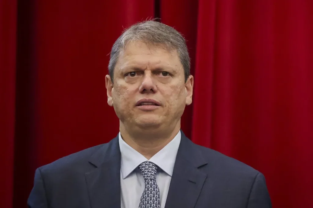 Deputado pede abertura de CPI após matéria do ICL sobre doações de Tarcísio