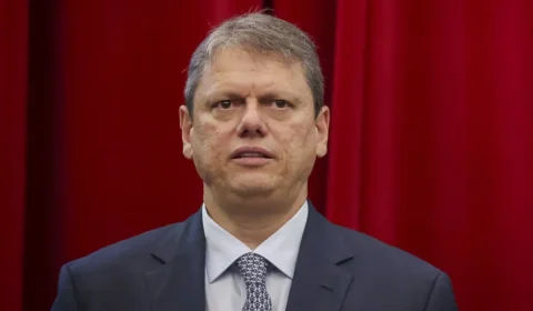 Deputado pede abertura de CPI após matéria do ICL sobre doações de Tarcísio