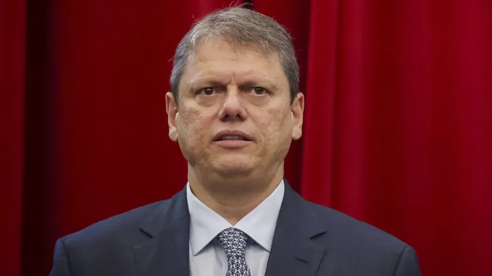 Deputado pede abertura de CPI após matéria do ICL sobre doações de Tarcísio