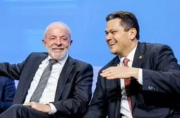 Alcolumbre pede agenda com Lula para restabelecer relação após derrota de Messias