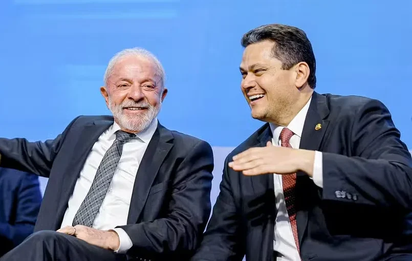 Alcolumbre pede agenda com Lula para restabelecer relação após derrota de Messias