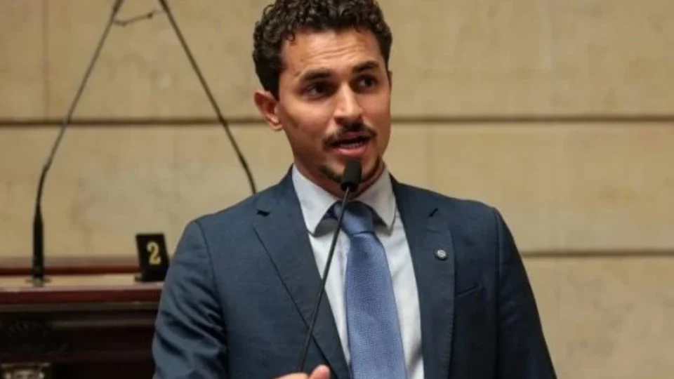 Juiz vê ‘perseguição política’ contra vereador do Rio e tranca inquérito sobre elo com CV