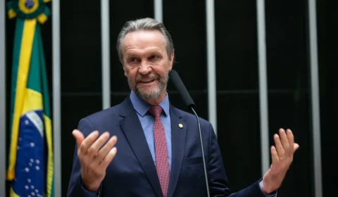 PT vai ao STF contra redução de penas de Jair Bolsonaro, diz líder do partido