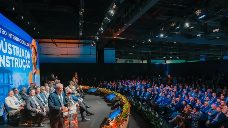 Fim da jornada 6×1: ‘Povo quer mais tempo para namorar’, diz Lula
