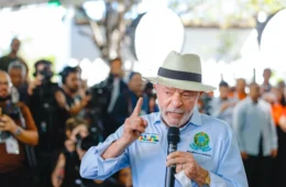 Em discurso, Lula diz que clã Bolsonaro ‘não tem vergonha de trair a própria pátria’