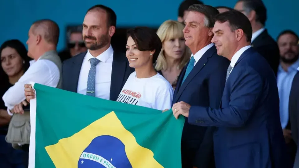 Bolsonaro deve divulgar lista de candidatos que apoia para sanar disputas internas