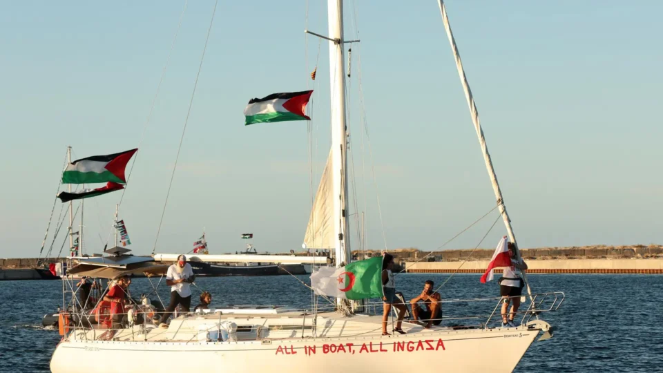 Flotilha registra 428 ativistas desaparecidos após ataques de Israel