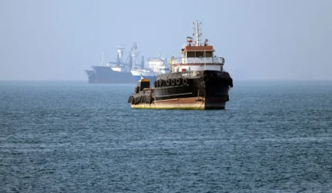 Irã reformula sistema de controle sobre Estreito de Ormuz; navios chineses são liberados