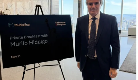 O encontro do diretor do Paraná Pesquisas com a cúpula de campanha de Flávio Bolsonaro
