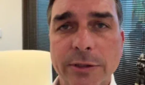 Com ajuda da imprensa, Flávio Bolsonaro inunda noticiário com mentiras
