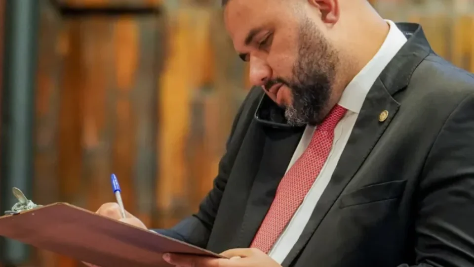 Thiago Rangel é acusado de pedir R$ 200 mil de escola para campanha da filha