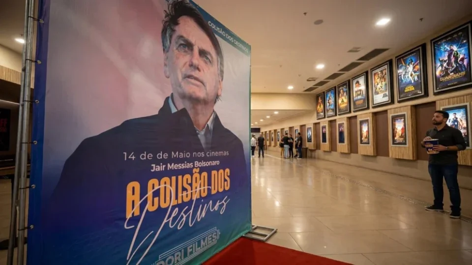 Documentário sobre Bolsonaro estreia com salas vazias e também tem elo com verba de deputados