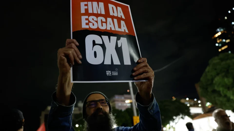 Comissão da Câmara debate fim da escala 6×1 com Durigan e Boulos nesta semana