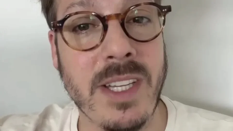 ‘Nunca imaginei chegar nesse lugar’, ironiza Porchat sobre decisão de Comissão da Alerj