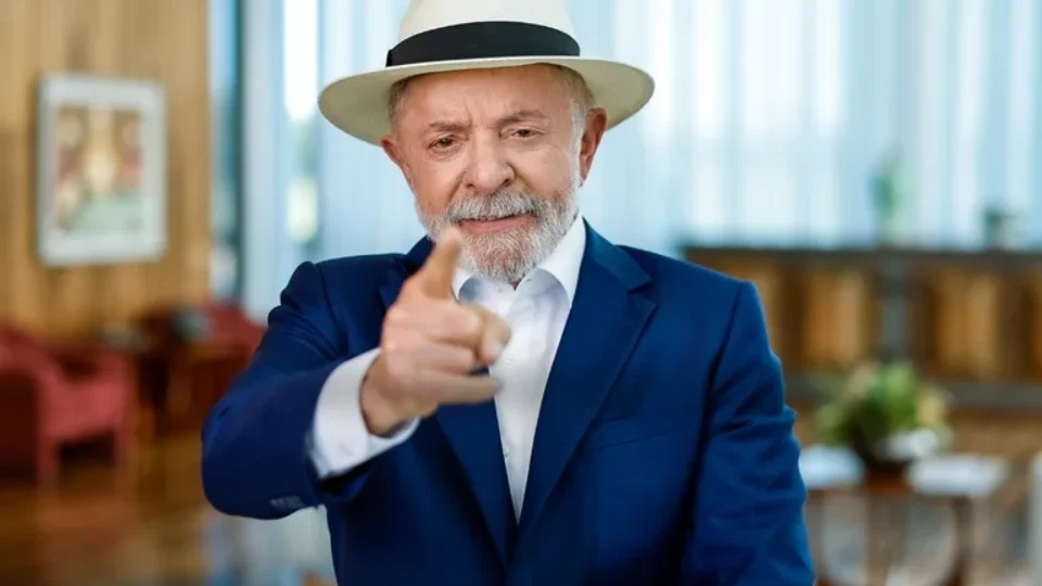 Em pronunciamento, Lula critica escala 6×1 e detalha programa para liquidar dívidas