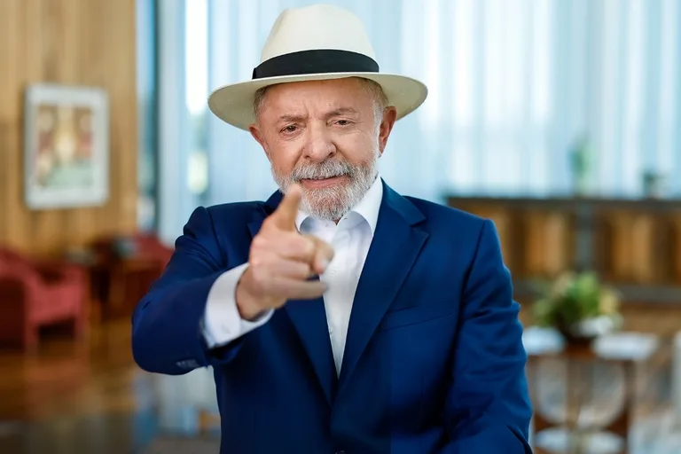 Em pronunciamento, Lula critica escala 6×1 e detalha programa para liquidar dívidas