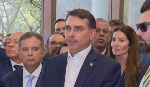 Argumentos de Flávio Bolsonaro contra pesquisa são frágeis, dizem especialistas