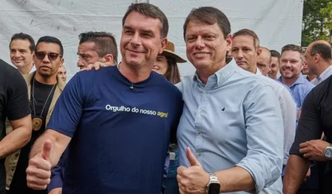 Tarcísio vira alvo de ação por campanha eleitoral antecipada