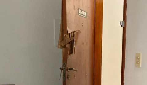 Justiça anula processo por abusos em invasão policial a partido em SC