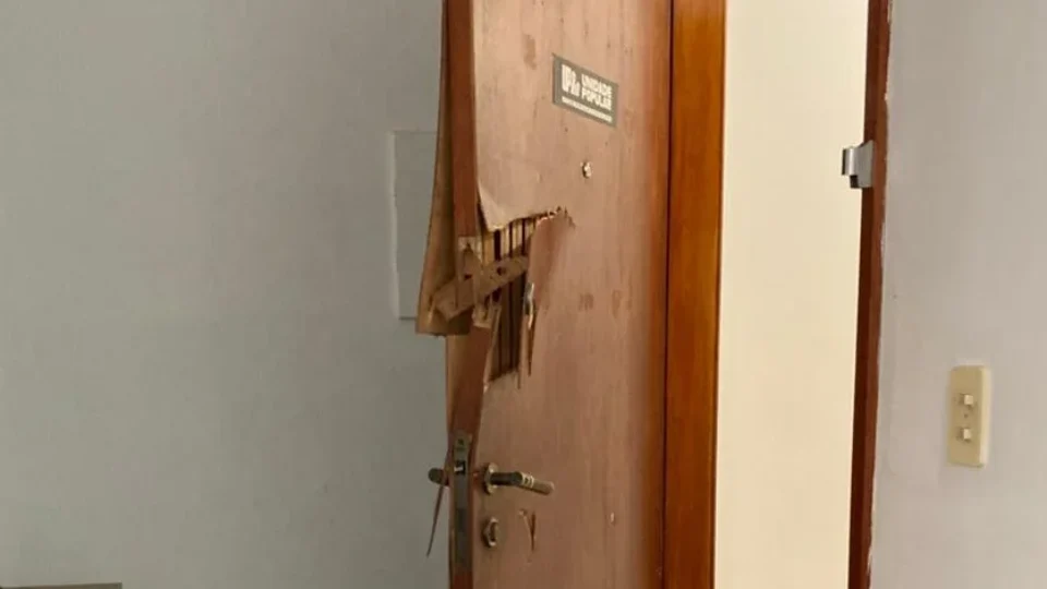 Justiça anula processo por abusos em invasão policial a partido em SC