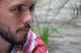 Após ser detido em águas internacionais, ativista Thiago Ávila será interrogado em Israel