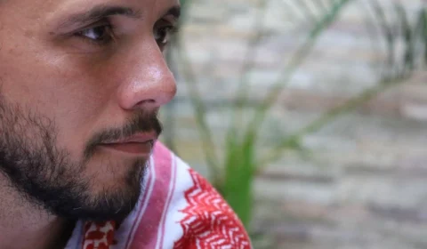 Após ser detido em águas internacionais, ativista Thiago Ávila será interrogado em Israel