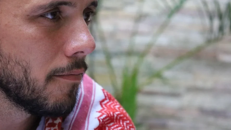 Após ser detido em águas internacionais, ativista Thiago Ávila será interrogado em Israel