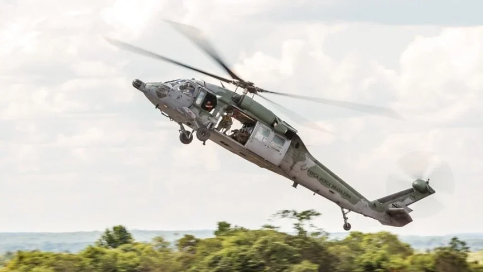Governo do RJ susta compra de helicóptero avaliado em R$ 70 mi por desconfiar que era usado