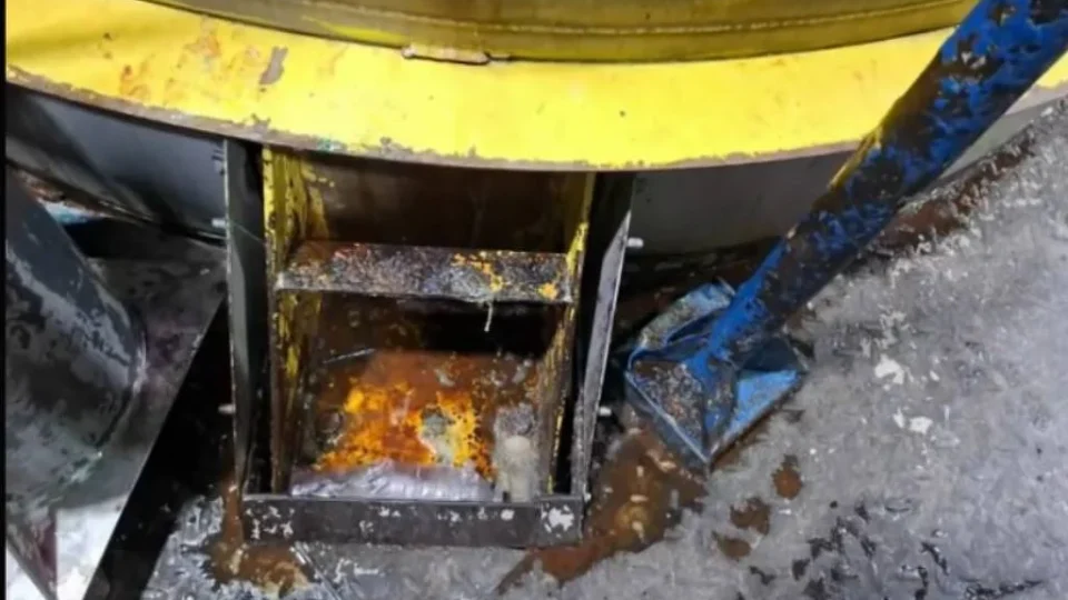 Imagens de inspeção sanitária na fábrica da Ypê mostram marcas de corrosão. Reprodução: TV Globo