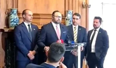 Conselheiro de Trump evita declarar apoio a Flávio Bolsonaro nos EUA