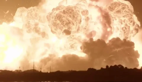 Foguete da Blue Origin, de Jeff Bezos, explode na plataforma de lançamento durante teste
