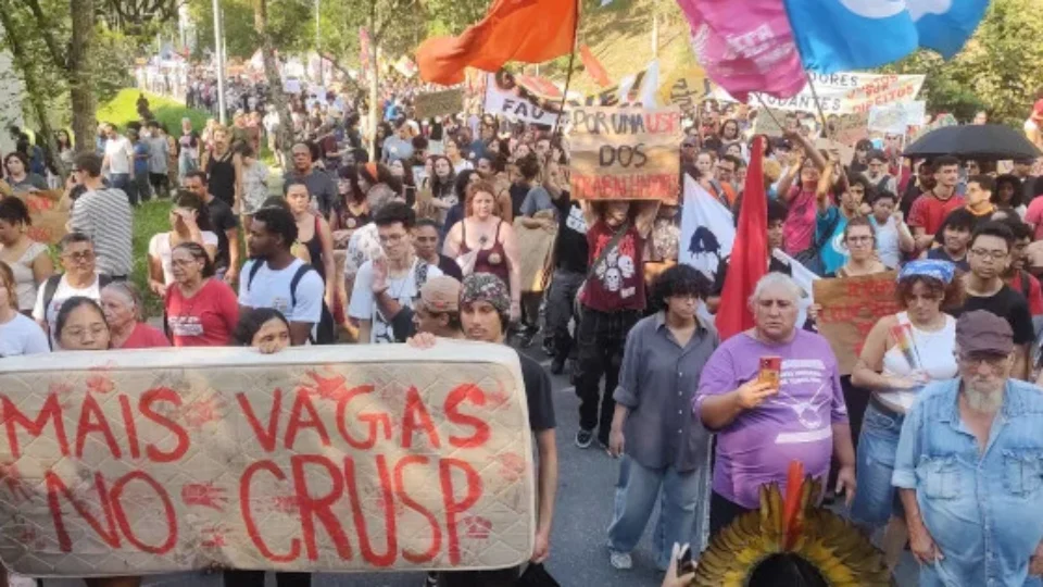 Estudantes da USP, Unicamp e Unesp ampliam greve por permanência estudantil