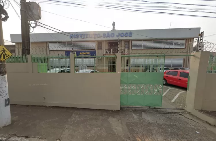 Governo do Acre exonera padrasto de adolescente após ataque em escola