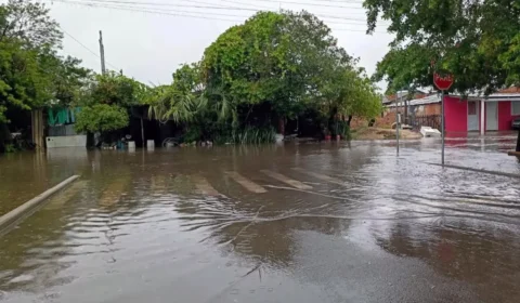 Chuvas deixam mais de 500 desalojados no RS; cidade decreta emergência