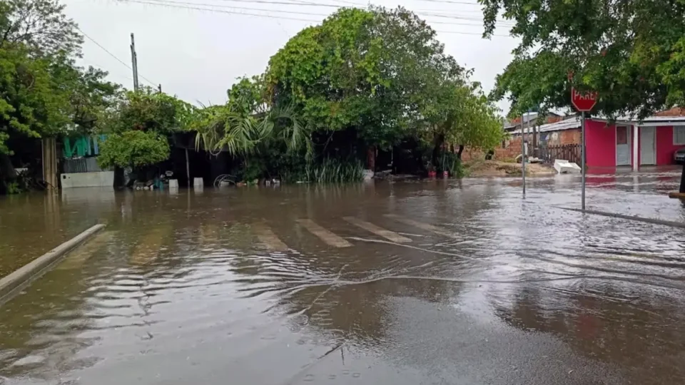 Chuvas deixam mais de 500 desalojados no RS; cidade decreta emergência