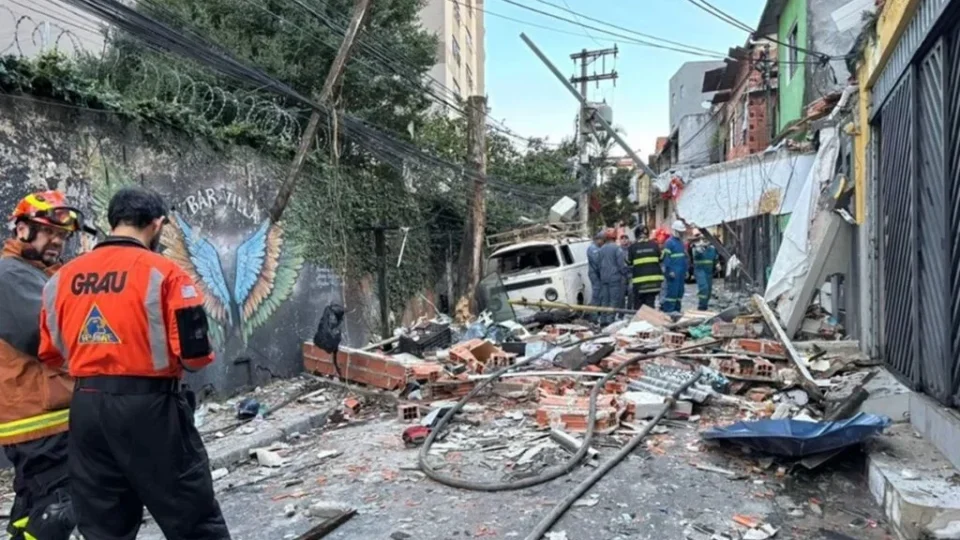 Sabesp e Comgás vão custear casas destruídas em explosão no Jaguaré, diz governo