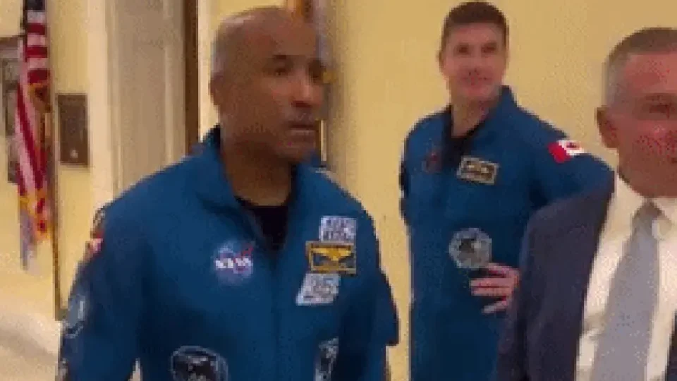 Homem acusa astronautas da Artemis de ‘nunca terem ido ao espaço’; veja vídeo