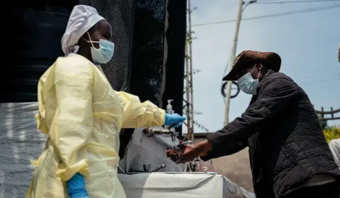 Ebola: veja cronologia da doença e entenda causa de surtos na África