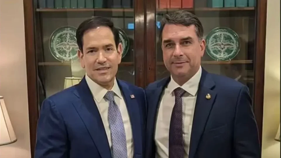 Rubio responde a Flávio Bolsonaro e diz que manterá tarifaço pedido por Eduardo