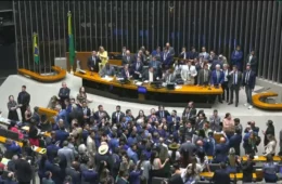 AGU defende no STF suspensão da Lei da Dosimetria, que beneficia Bolsonaro