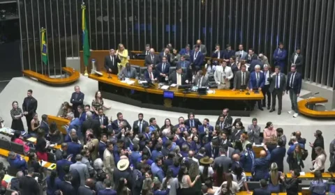 AGU defende no STF suspensão da Lei da Dosimetria, que beneficia Bolsonaro