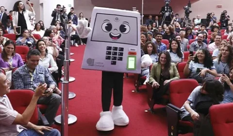 Sensacionalista: TSE nega que ‘Pilili” seja homenagem a Vorcaro