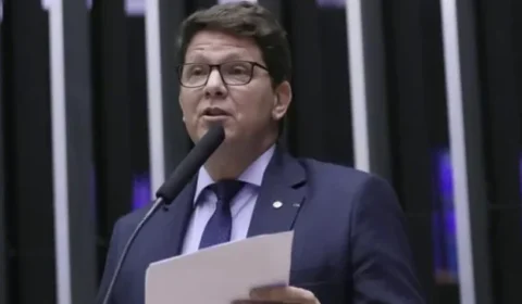 Câmara diz ao STF que viagens de Mario Frias continuam sem aprovação
