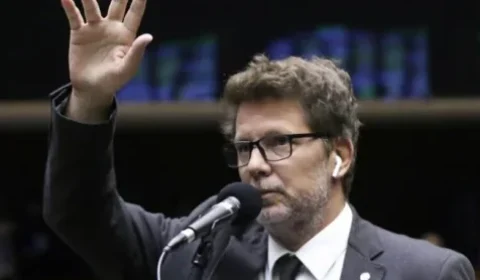 Em áudio, Mario Frias agradece a Vorcaro por apoio a filme de Bolsonaro, diz site