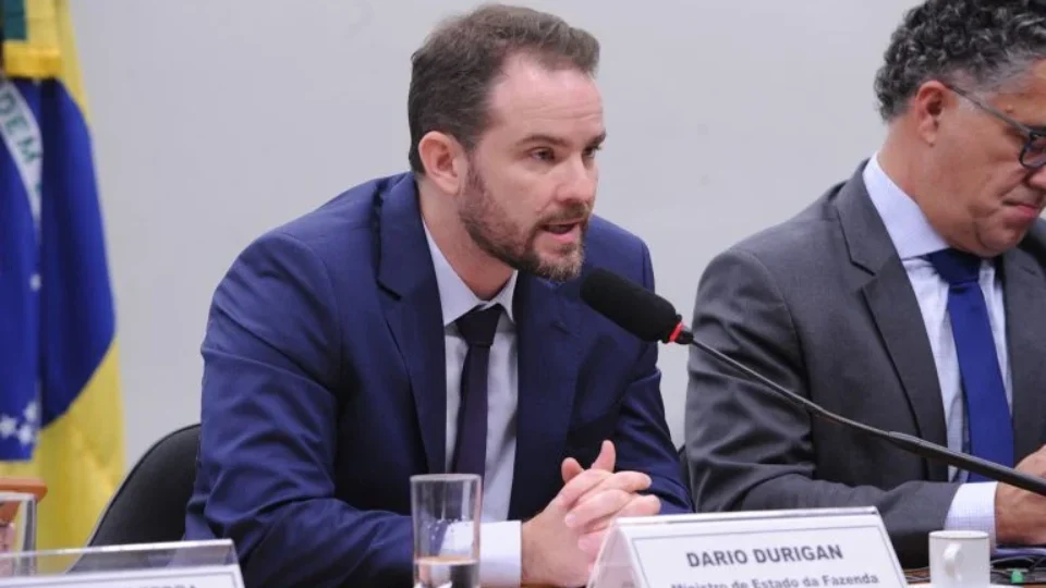 Fim da escala 6×1: Durigan diz ser ‘radicalmente contra’ indenização a empresas