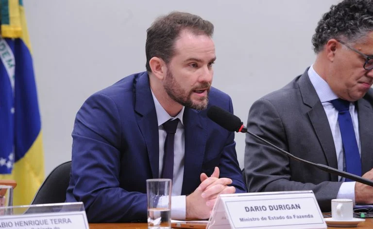 Fim da escala 6×1: Durigan diz ser ‘radicalmente contra’ indenização a empresas