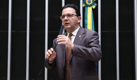 Câmara aprova R$ 10 bi para fertilizantes e mais R$ 1 bi extraordinário contra efeitos da guerra no Irã